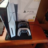 Sony PlayStation 5 cu 2 manete